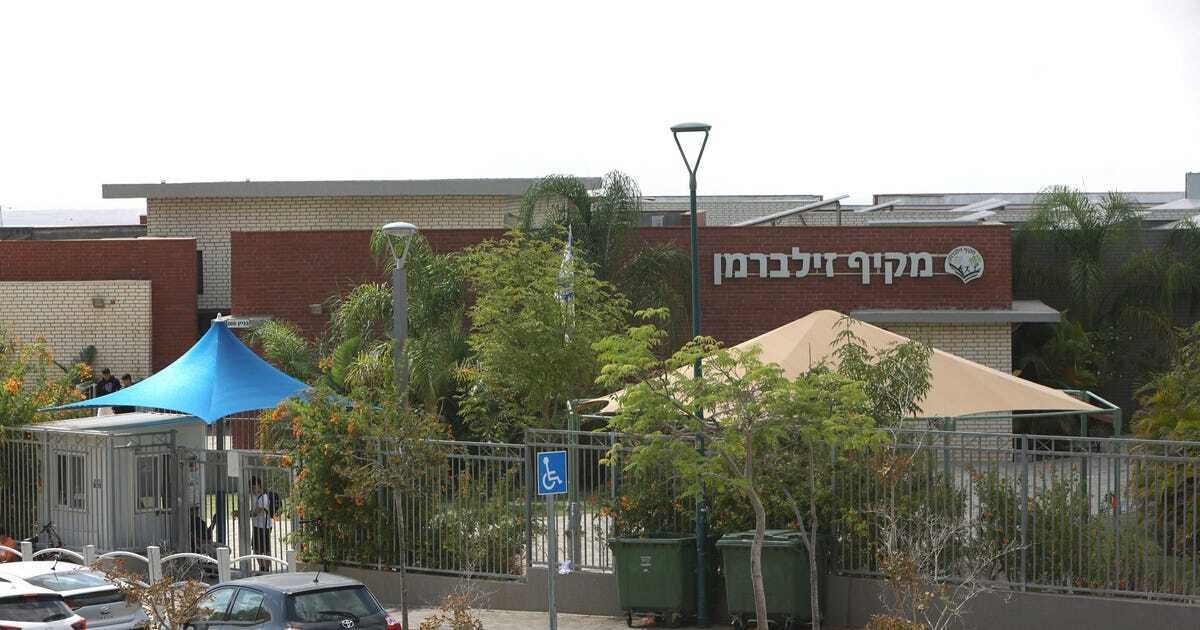 Arab Israeli Girl, 12, Suspended From School After Empathizing With