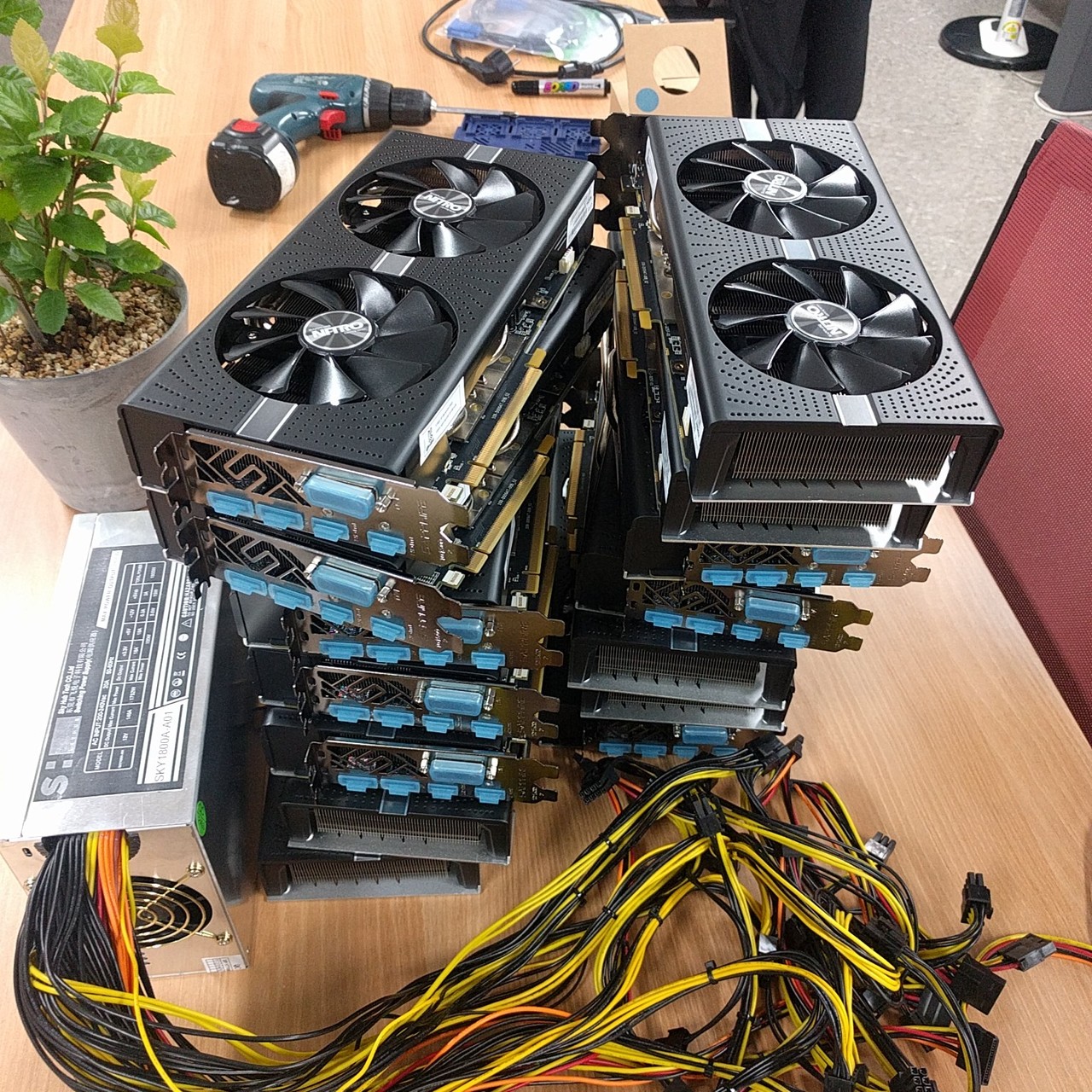 블라인드 | 암호화폐: 횽들~ 나 조립시작해