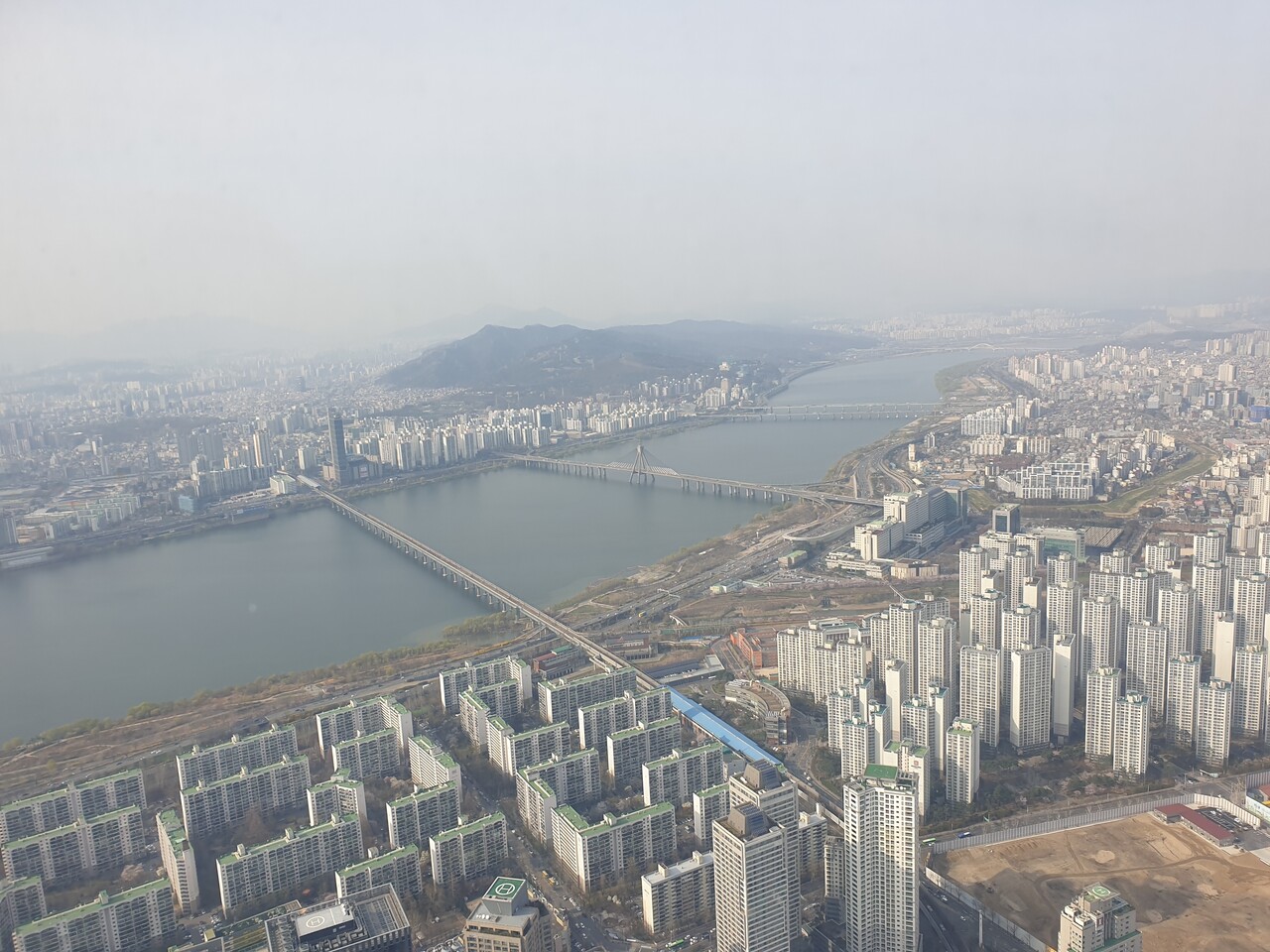 블라인드 | 블라블라: 시그니엘 잠실 99층 객실 욕실 리버뷰