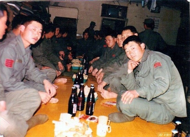 블라인드 | 블라블라: 80년대 군인이라는데ㅋㅋ
