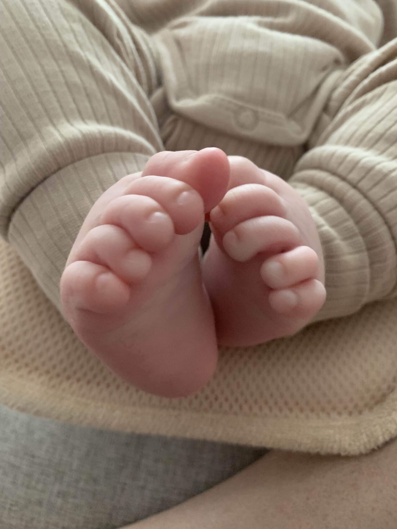 블라인드 | 육아: 발페티쉬 생김