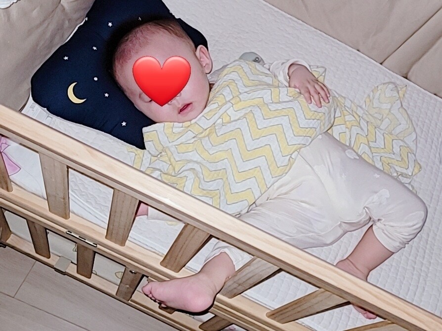울 아기 자는 모습보고 빵터짐