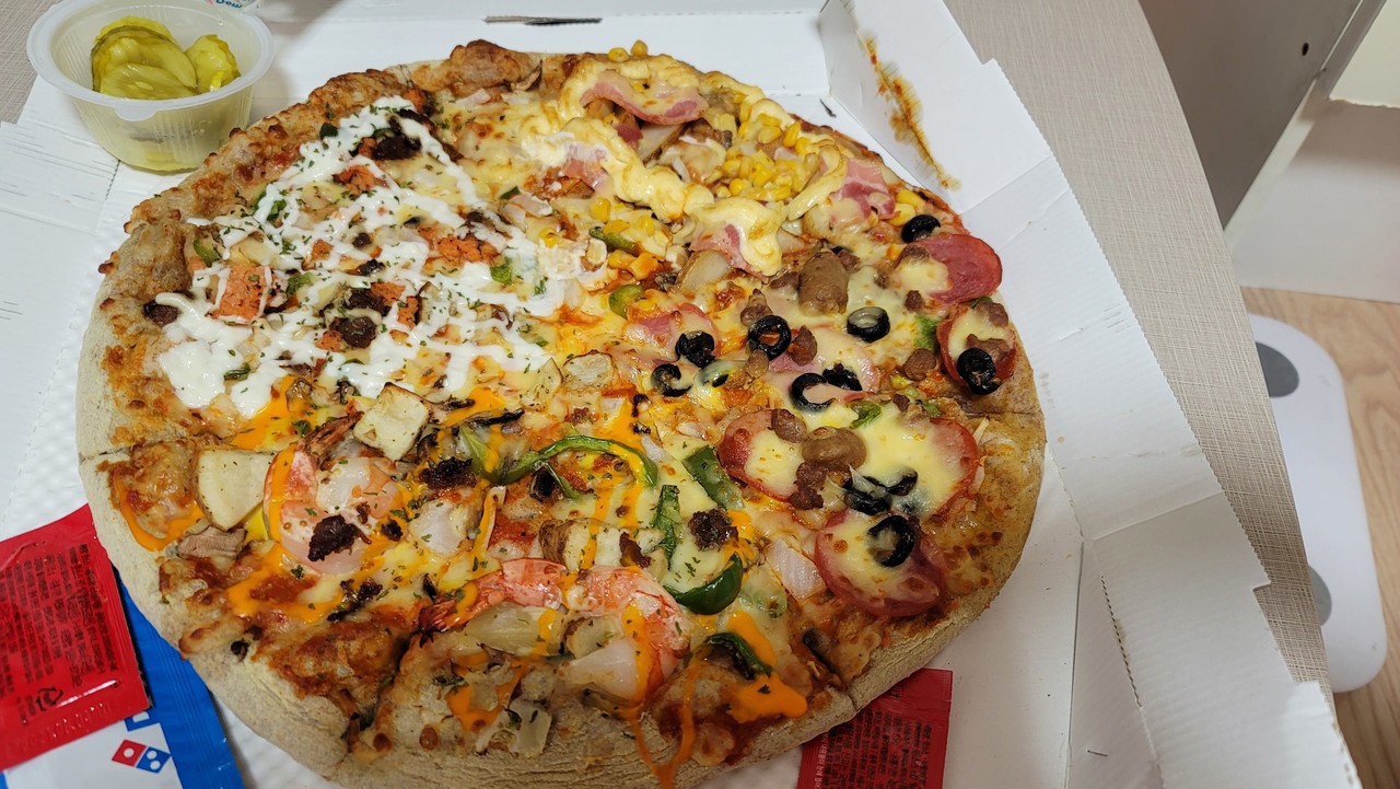 블라인드 | 블라블라: 도미노피자 라지 몇인분이야?