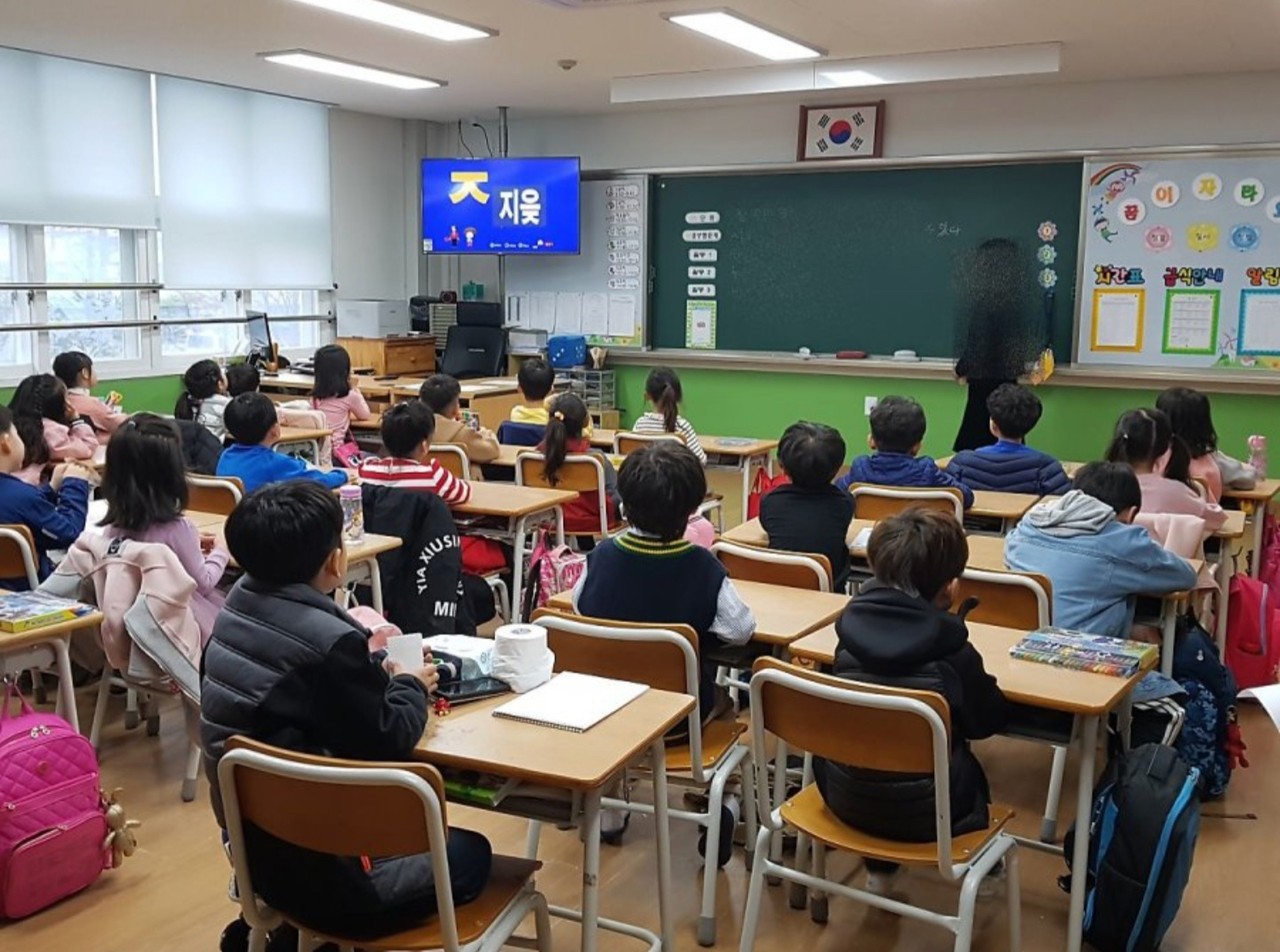 블라인드 | 블라블라: 1970년대~2010년대생 학교 교실 변화.jpg