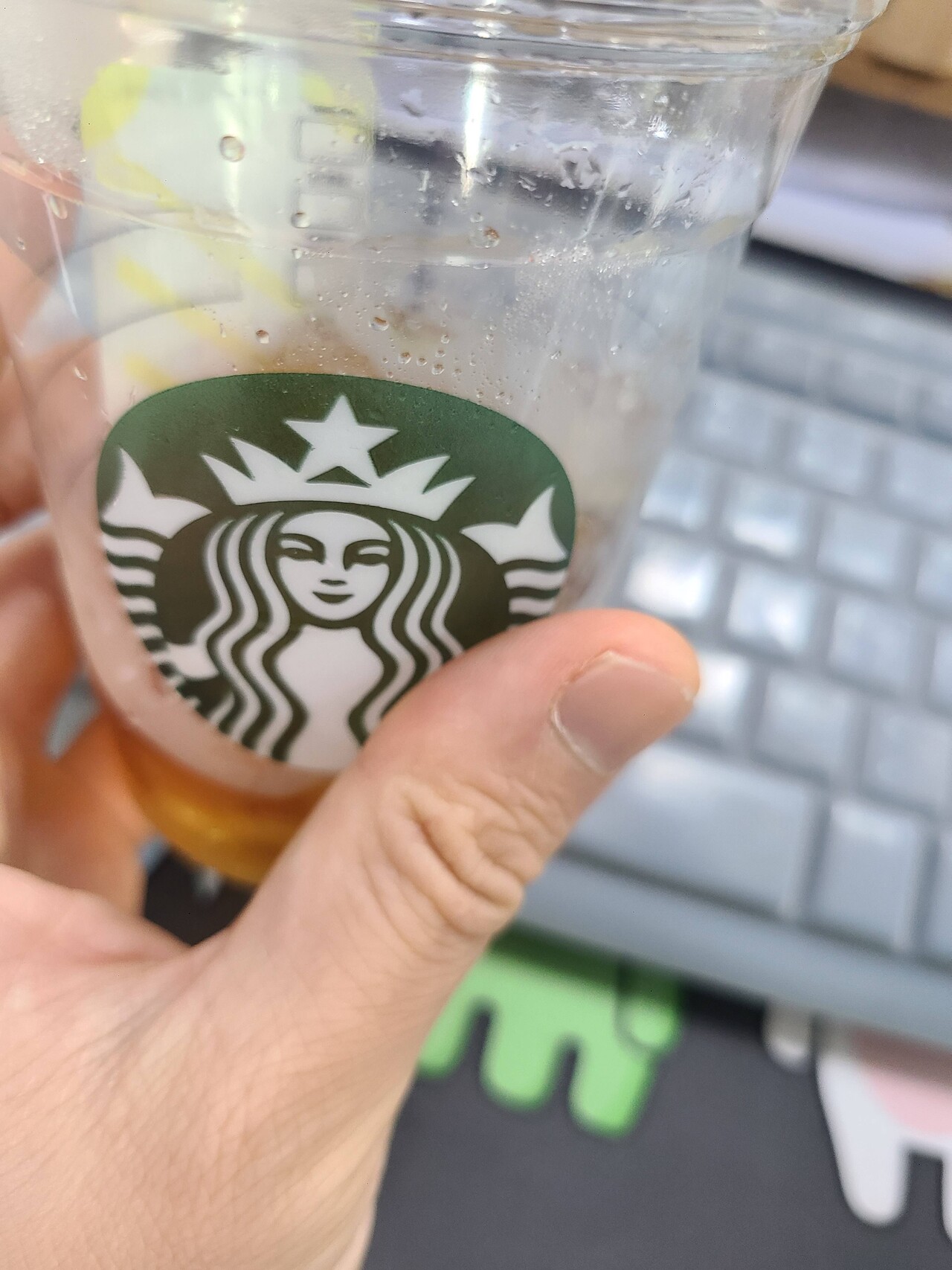 블라인드 | 주식·투자: 어제 스타벅스 25% 올라서