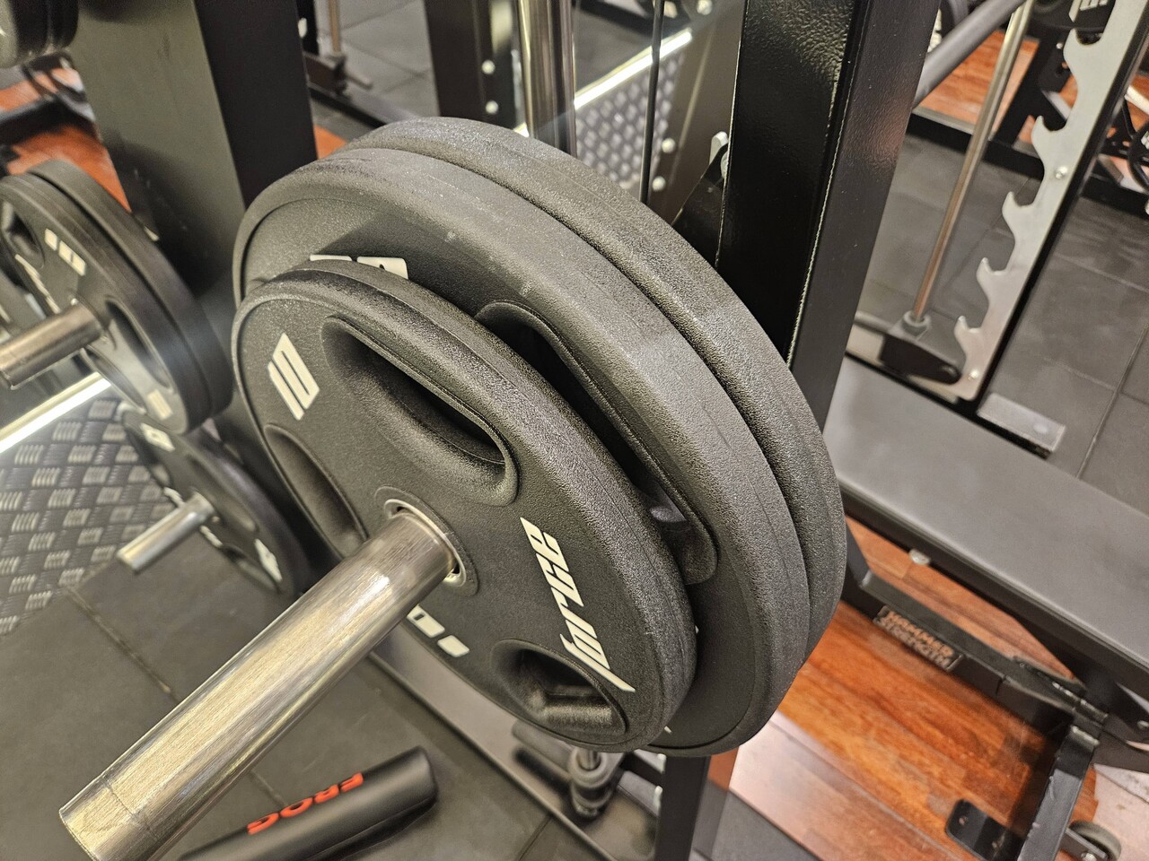 블라인드 | 헬스·다이어트: 벤치는 무서워서 못하겠고, 스미스로 한쪽에 50씩 끼우고 하는데